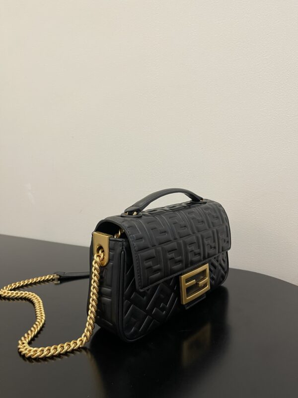 Fendi Baguette Chain Handbag - Black - Image 5