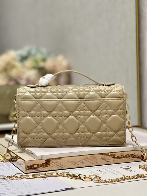 Dior Pearl Clutch - Patent Leather Apricot - Image 4